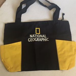 National Geographic zip-up tote w/2 bottle holders